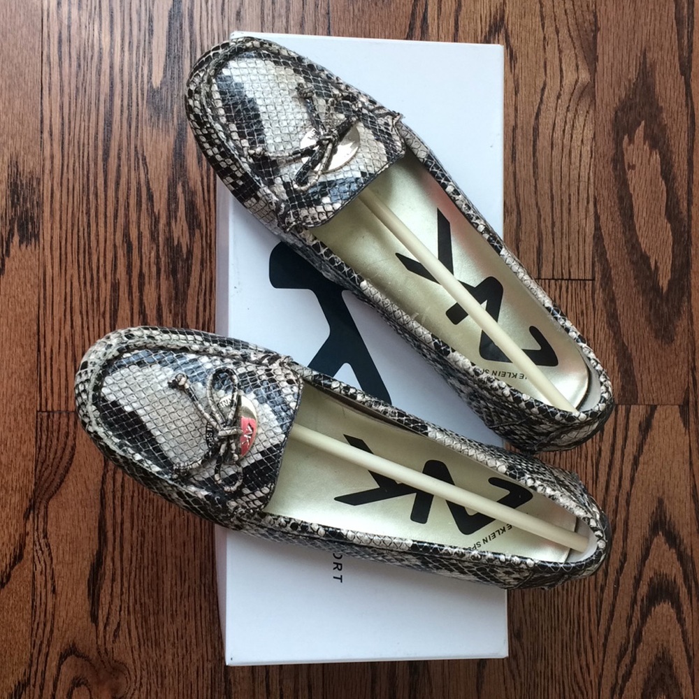 Anne Klein Sport Snake Print Loafers size 6